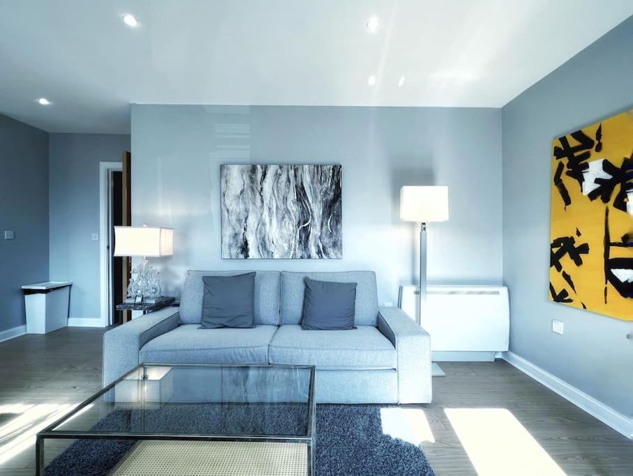 New Luxurious And Business Apt Apartment Swansea Exterior photo
